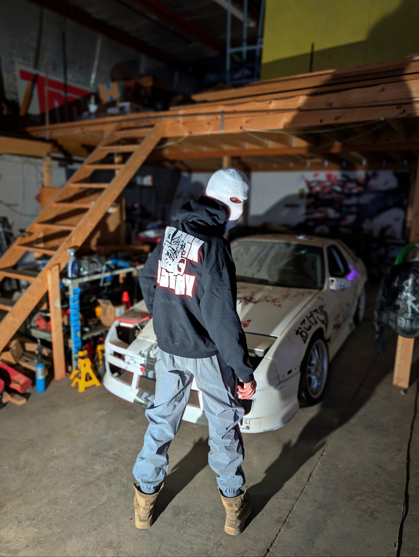 "NO RISK - NO STORY" High Contrast Pullover